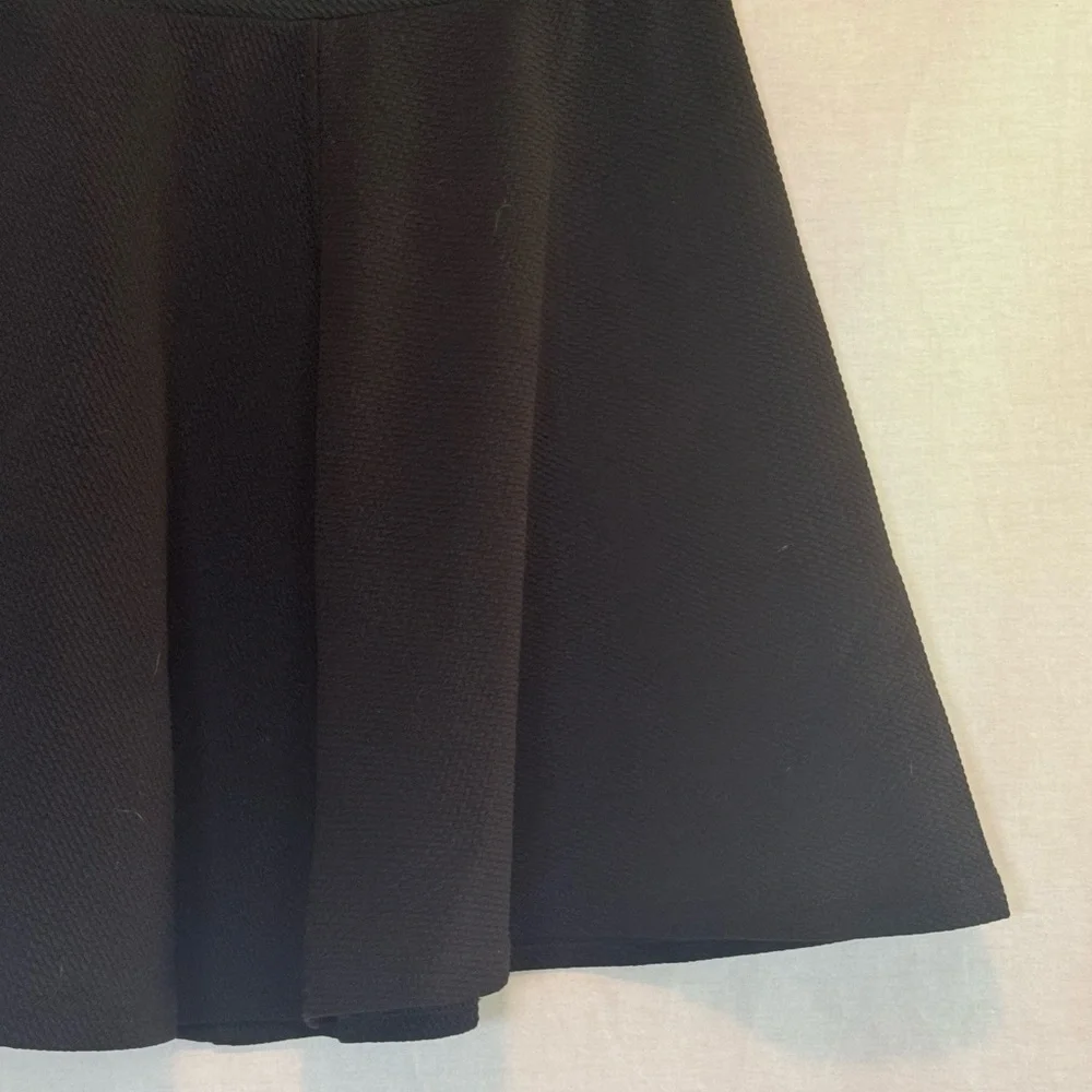 F-109 SHEIN Black Skater Style Elastic‎ Waist Mini Skirt Size 2